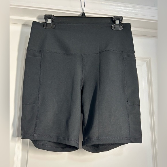 Danskin Women's Black Bikers with Pockets-7" - Picture 1 of 3